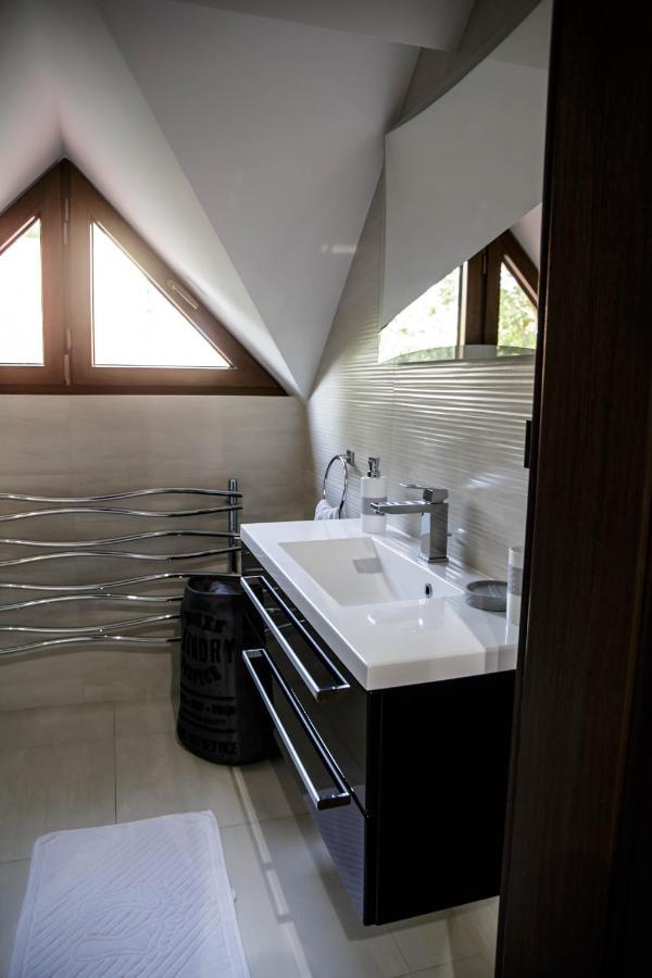 Dom Nad Jeziorem Ublik Z Sauna I Jacuzzi Exterior foto