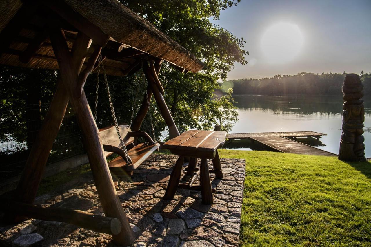 Dom Nad Jeziorem Ublik Z Sauna I Jacuzzi Exterior foto