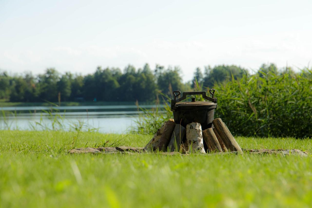 Dom Nad Jeziorem Ublik Z Sauna I Jacuzzi Exterior foto