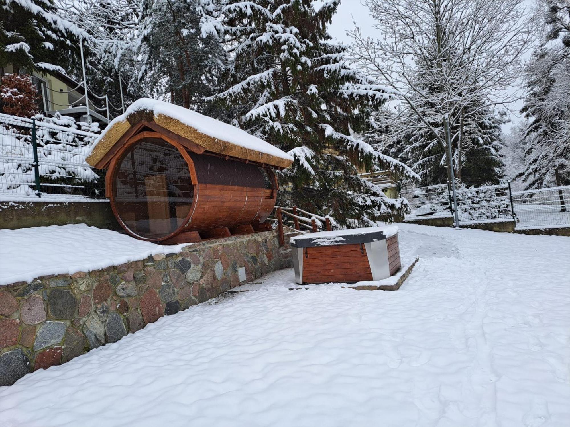 Dom Nad Jeziorem Ublik Z Sauna I Jacuzzi Exterior foto